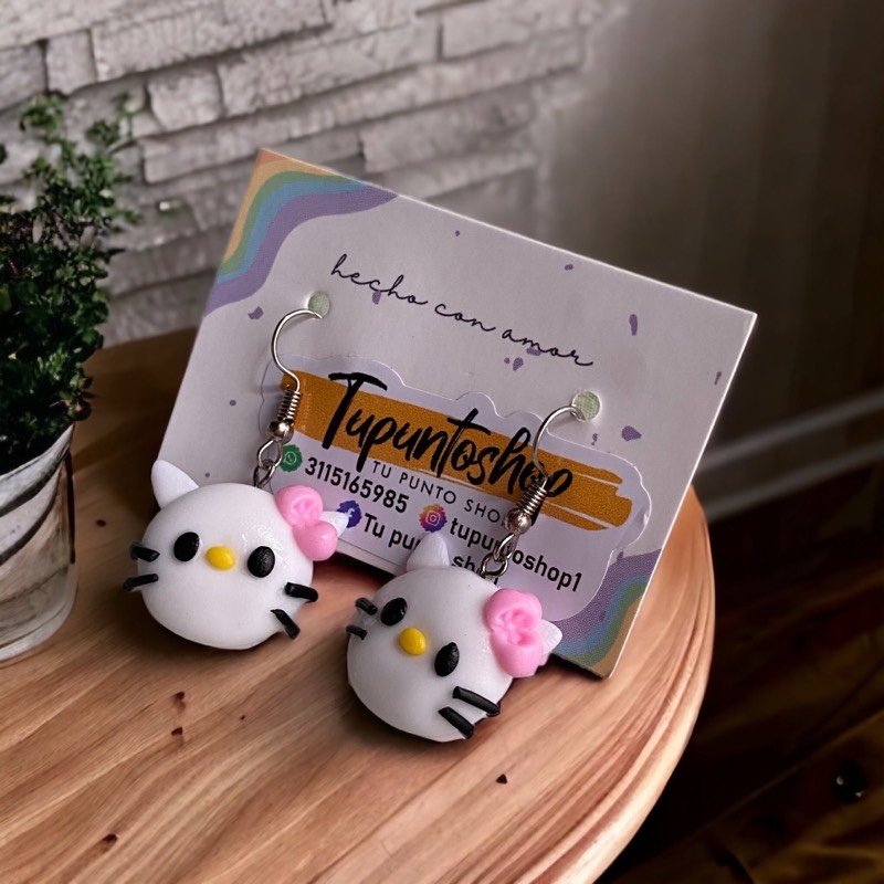 ARETES KITTY