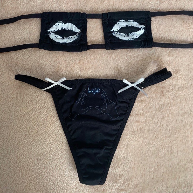 MICRO BIKINI KISS