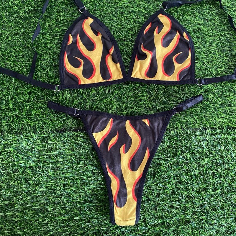 BIKINI LLAMAS
