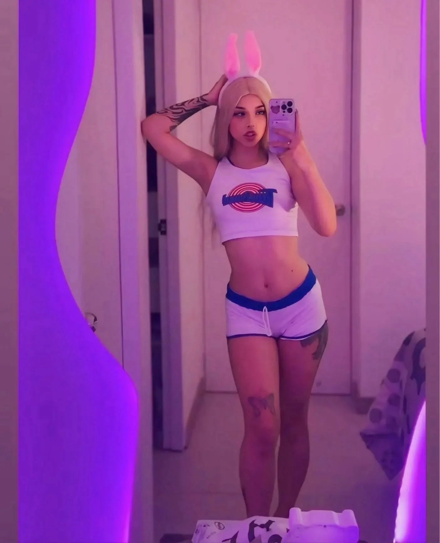 LOLA BUNNY